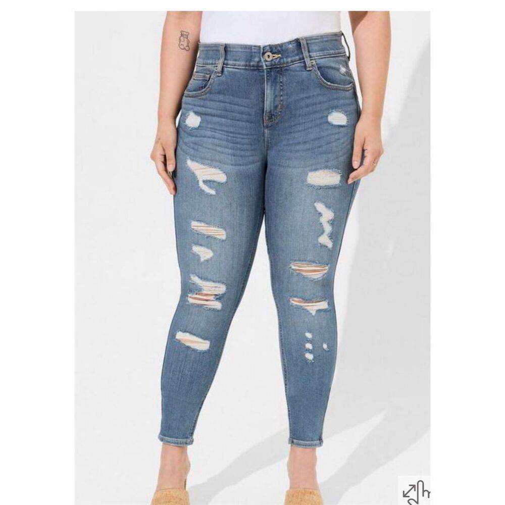 Torrid Bombshell Women’s Size 18 Short Skinny High-Rise Destructed Jeans Blue